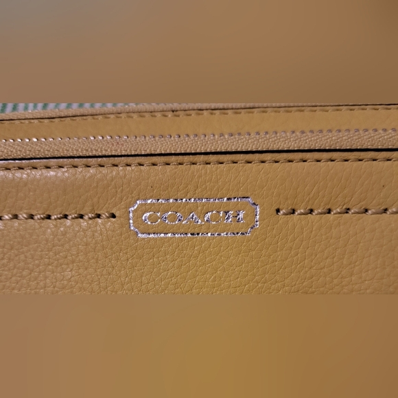 EUC Y2K Coach Neon Green Duo Accordion Zip Wallet Wristlet Clutch w/ Many Slots - Picture 10 of 11